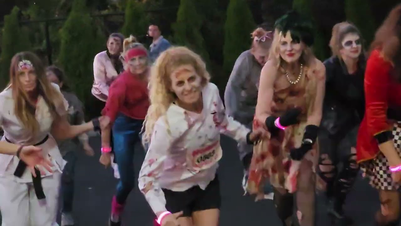 CaitKatLI- Mombies in Fairfield CT 10/19/24 Hanging w Cousins