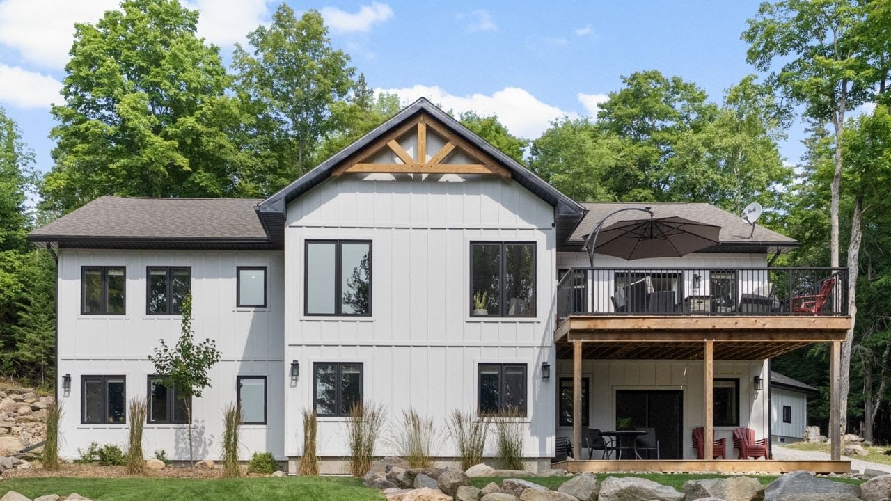 51 Glebe Rd, Dysart Et Al, ON K0M 1S0, Canada