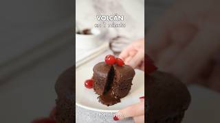 Volcán de Chocolate en 1 minuto! 🍫 #postresfaciles #chocolate #microondas #recetasfaciles