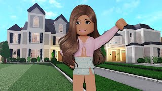 MY NEW FAMILY HOUSE TOUR | Bloxburg