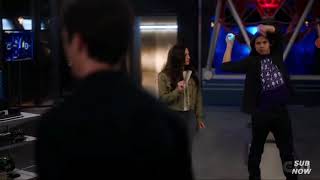 The Flash 7x02 Cisco tests Barry's new ability