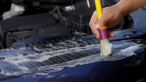 Clean Your Engine Bay WITHOUT Water! Easy Step-by-Step Guide