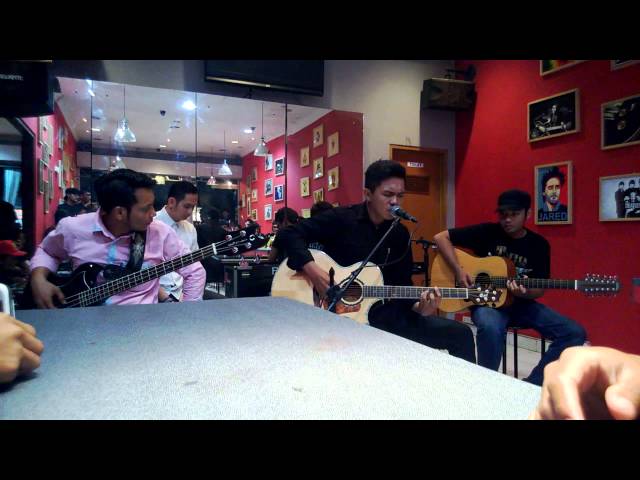 Captain Jack - Hanya Karena & Sempurna (acoustic version) -at Mars Radiance Cafe Denpasar, Bali class=
