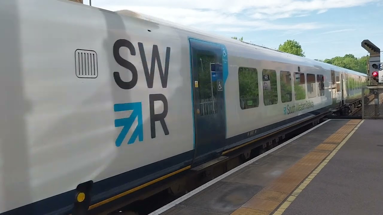 SWR Class 444044 Desiro & 444024 Arriving into Winchester The 25th of May 2024