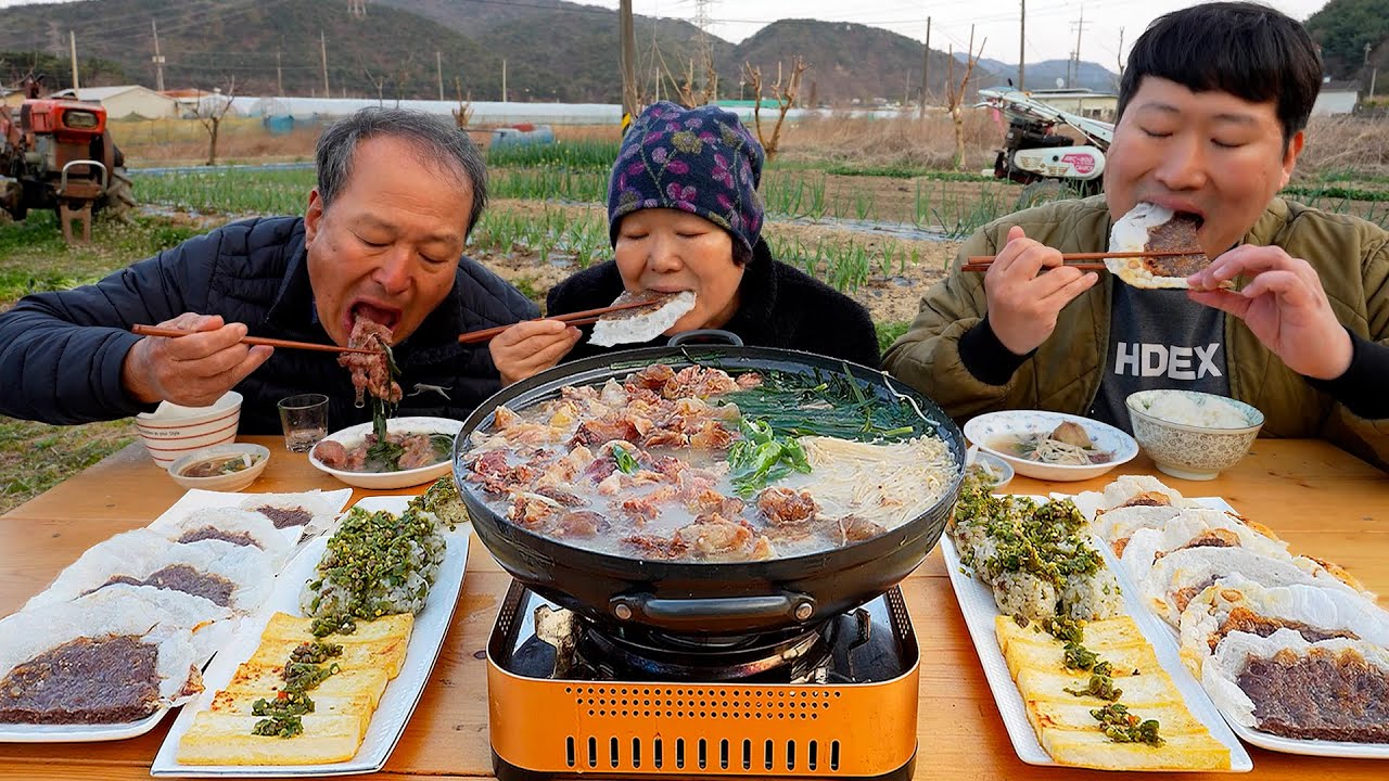 Домашний суп из говяжьих сухожилий с хрустящим юкчженом и острым соусом — шоу Mukbang eating show