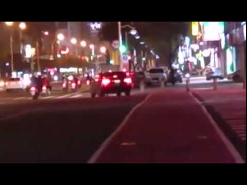 迷路的失智老人在十路口