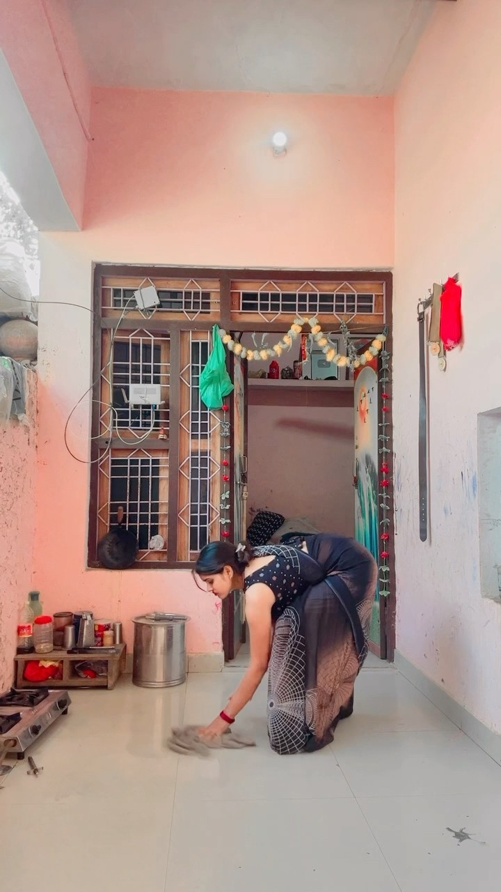 तुम्हारी बहन आ रही है ?#trending #meenu #trendingshorts #ytviral #funny