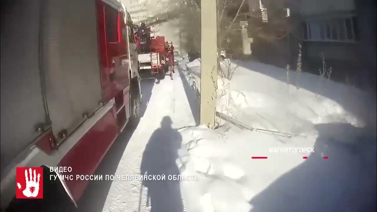 Спасатели. Чп в стране. Авария в комсомольске на амуре вчера. Машину придавило кирпичами. Чп в стране.