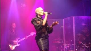 Goapele Performing 'Hey Boy' Live at the Highline Ballroom in NYC 11/7/14