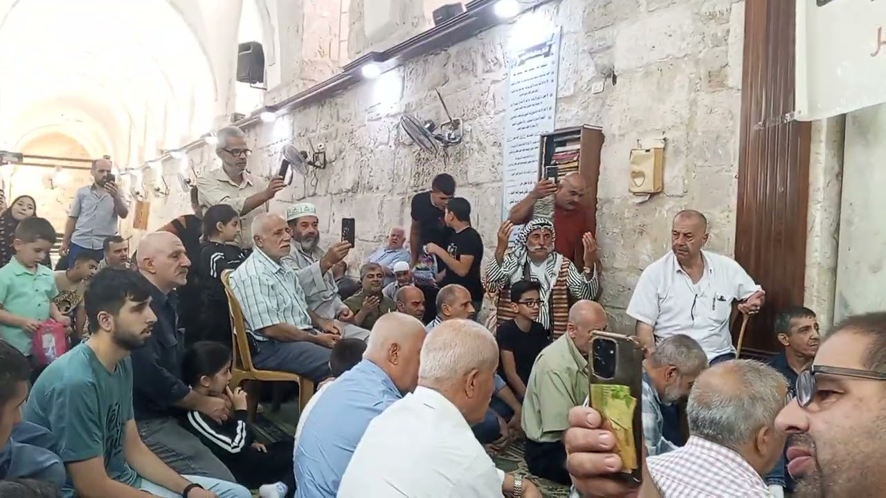 حفل المولد النبوي الشريف بمسجد الصلاحي نابلس إعادة الله علينا بهداة البال والطمانية