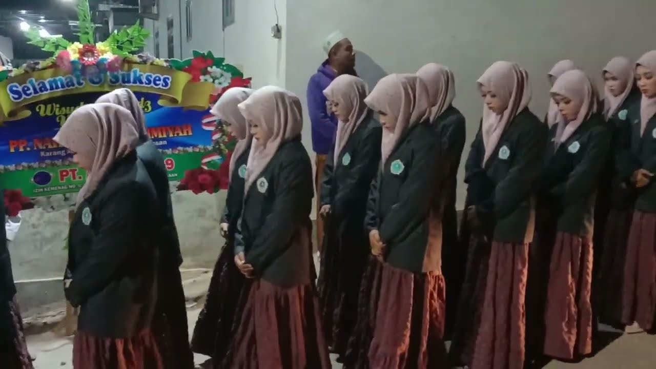 WISUDA PONDOK PESANTREN NAHDLATUT TA'LIMIYAH *KH. MUSLEH ADNAN*