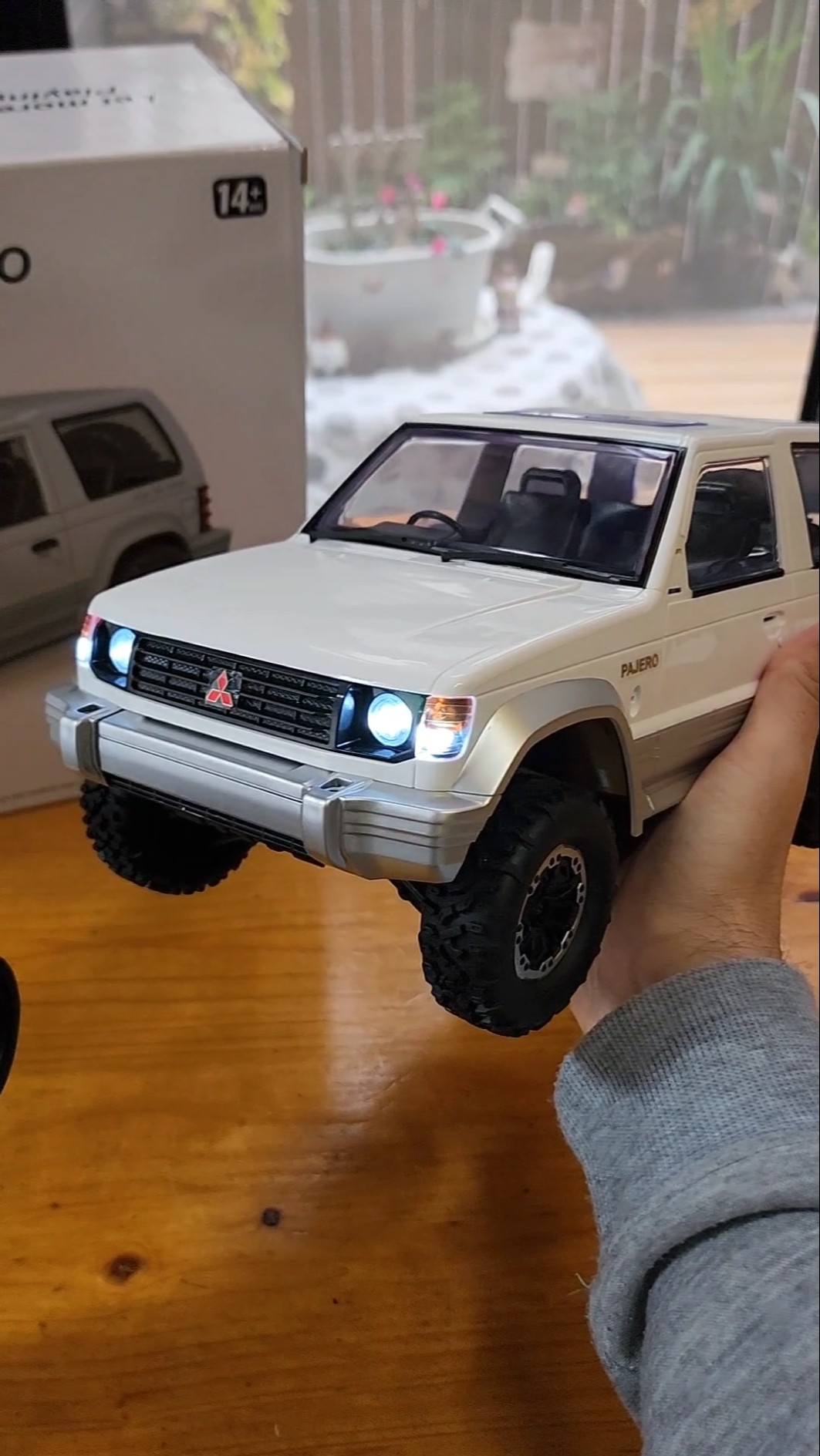 部屋で遊べるパジェロのラジコンが11000円てヤバすぎやろ #rc #rccar
