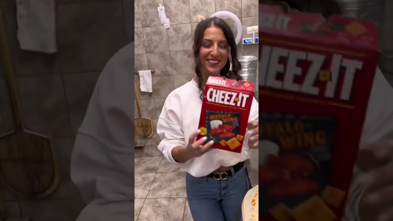 Buff Chicken Cheez-it🍕 | Pizza Princess G x Cam's Pizzeria | Giuliana