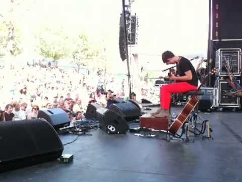 Kaki King "King Pizel" live at the XPoNential Music Festival 2012