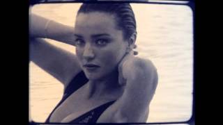 Miranda Kerr - Harpers Bazaar Australia Cover Shoot BTS [Jan/Feb 2016] Resimi