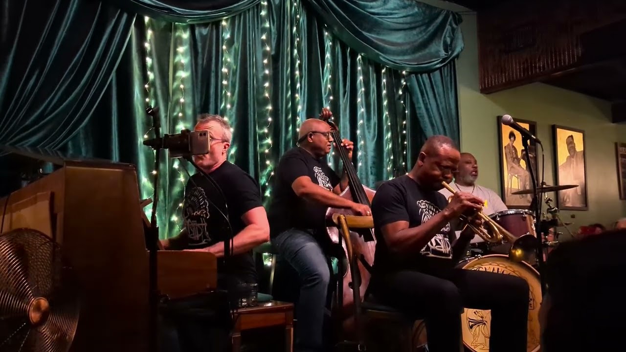 NOLA Jazz Bar Live
