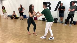 Toda Una Vida - Leoni Torres | SALSA DANCE + FOOTWORK @cumbaye