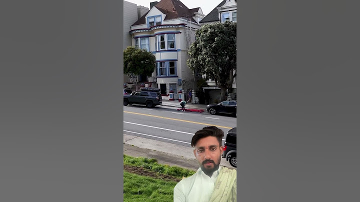 He tried to save his parking spot, instantkarma #funny #comedyfilms #shortvideo #funnycomedy #travel