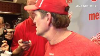 Wings coach Mike Babcock tells it like it is. No contract imminent. Doesn't want it to be a distract
