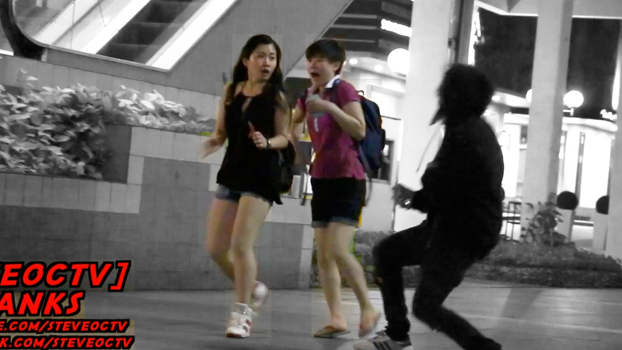 Scary Dead Guy Prank Singapore Merlion City Singapore Scare Prank Orchard Road Youtube
