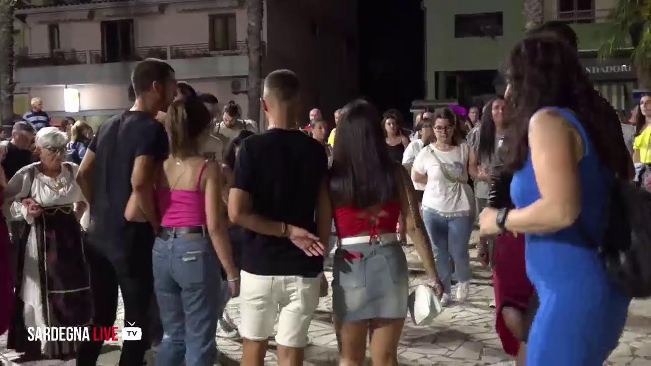 In diretta da Muravera Sardegna Live trasmette MASKARAS