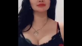 Goyang dada hot tante Sisca
