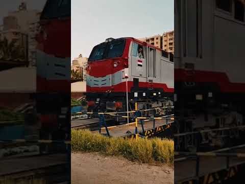 تدوير جرار أمريكي على صينية تدوير القطارات Hadara Train Turntable 