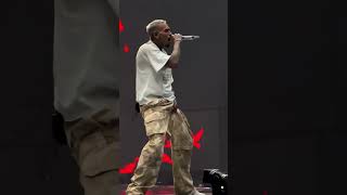 He makes it look easy #dueces #chrisbrown #performance