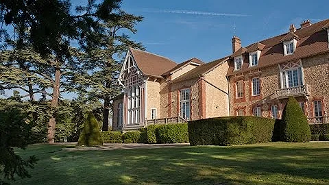 Où se trouve le château de Clairefontaine ?