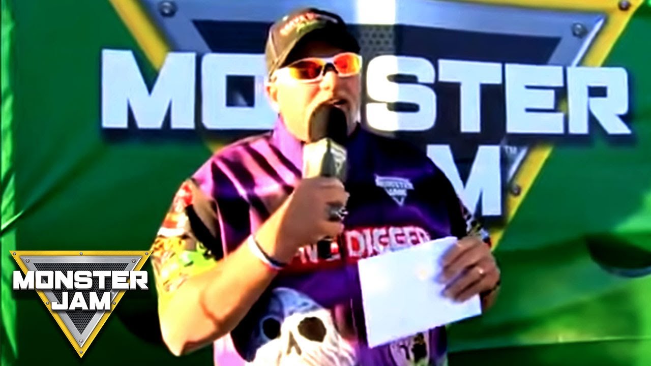 Monster Jam World Finals XVIII Racing Preshow featuring Year End Awards | Monster Jam