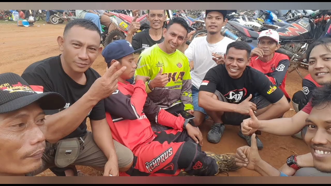 Ratusan Rider Motor Trail Lumpur Beraksi Di Pekon Margosari Acara Baksos