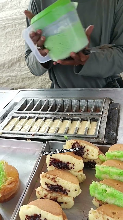 KUE PUKIS RASA PANDAN 🤤. . #short #shorts #jajanan #kuliner #makanan #kuepukis