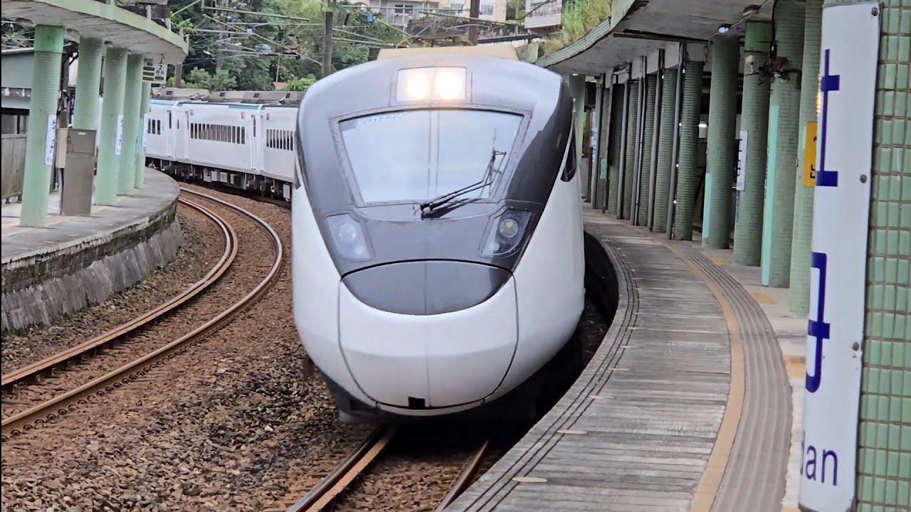 422次樹林發車經由南迴線開往新左營的EMU3000型十二輛編組EMU3022皮蛋豆腐騰雲號綠色帶新城際自強號列車