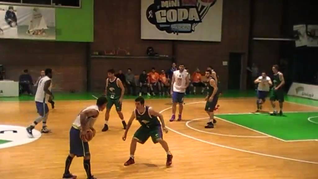 03 12 15 UNICAJA ENELUZ COSTA MOTRIL MOTRIL jugadores de islandia