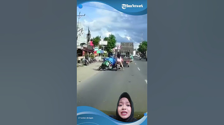 Remaja Ugal-ugalan Naik Motor, Tabrak Keranjang Orang hingga Terjatuh
