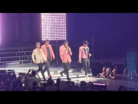 NKOTB Mixtape Tour 2022 Didn’t I (Blow Your Mind This Time), Valentine