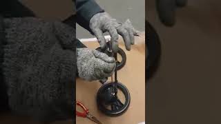How to Fit Hauck Shopper Shopper SLX  Pushchair Back Wheels (www.alicekiddiworld.co.uk)