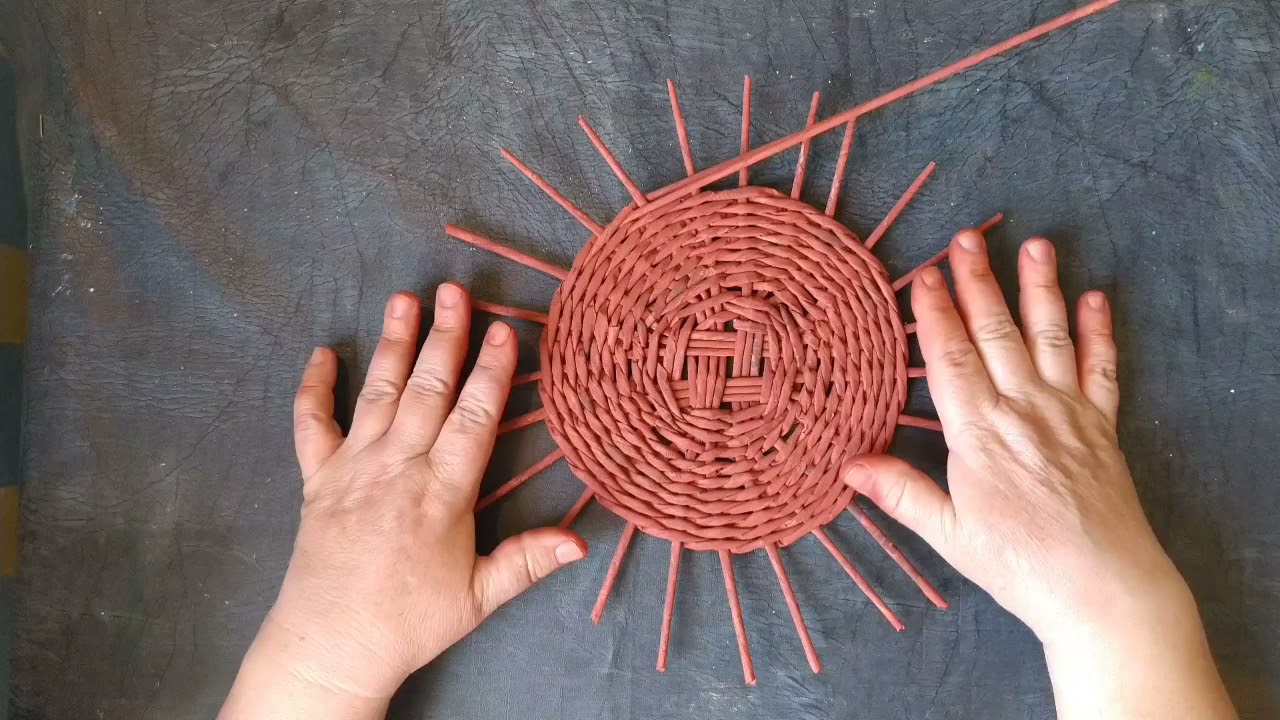 как сплести пасхальную корзину из бумажной ложи, часть первая