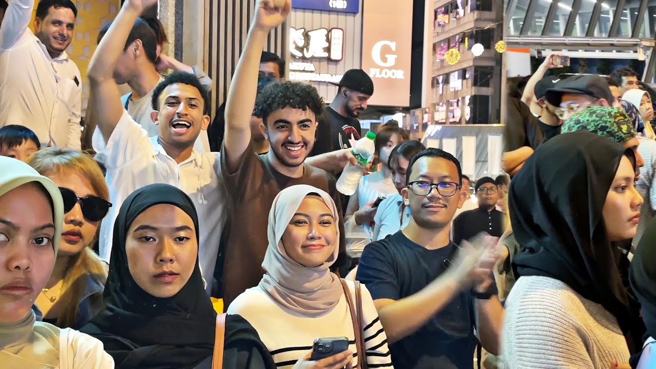 Muda Mudi dari Indonesia Tak rilek Langsung Bila Bob main lagu wali Band