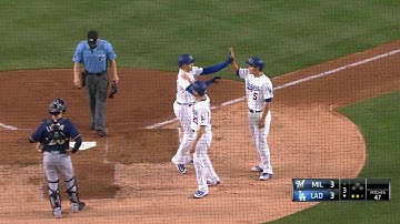 MIL@LAD: Thompson crushes a three-run homer to center
