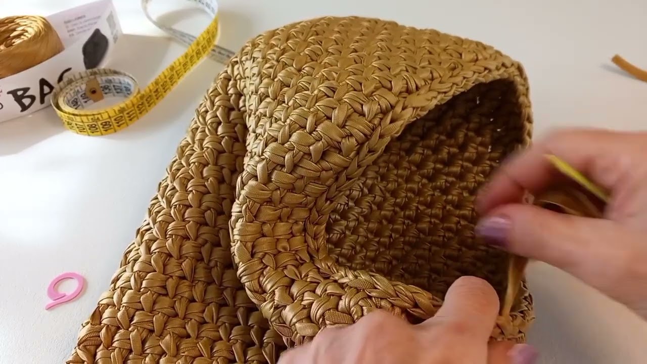 Tutorial Pouch bag ad uncinetto perfetta per principianti.Punto canestro