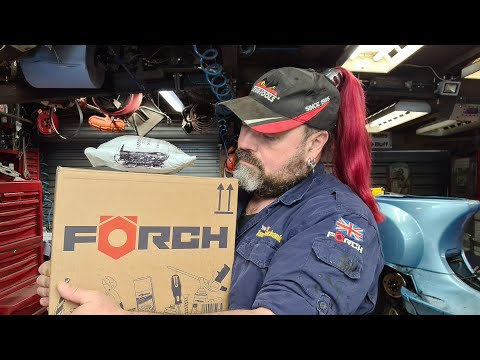 Andy Mechanic is live! Running late, Pie, parcels, update & chat...