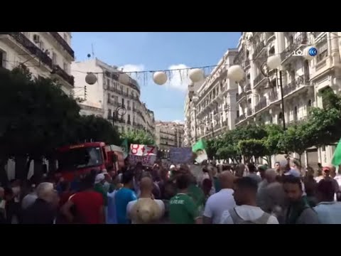 المتظاهرون في الجمعة 28 يهتفون سلمية سلمية مرحلة انتقالية 