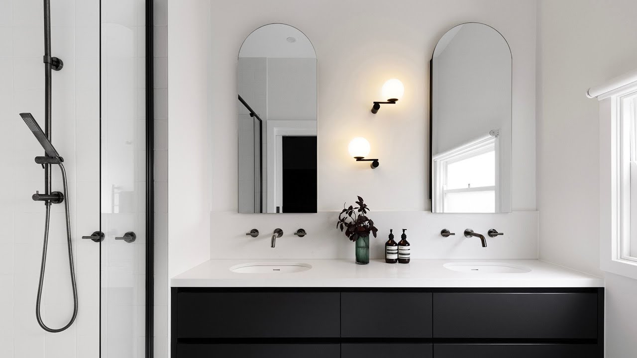 Bold contrast, timeless design. 🖤🤍