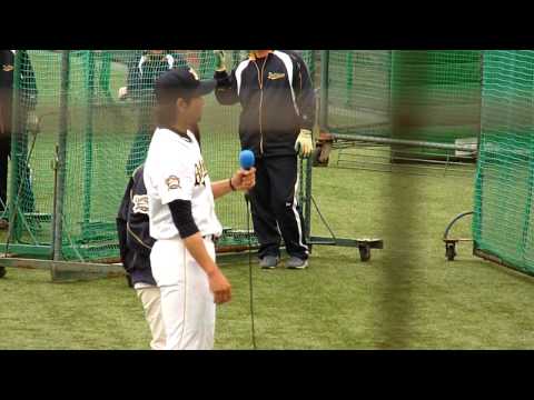【超手ブレ映像注意】小松聖ヒーローインタビュー　2011.05.03