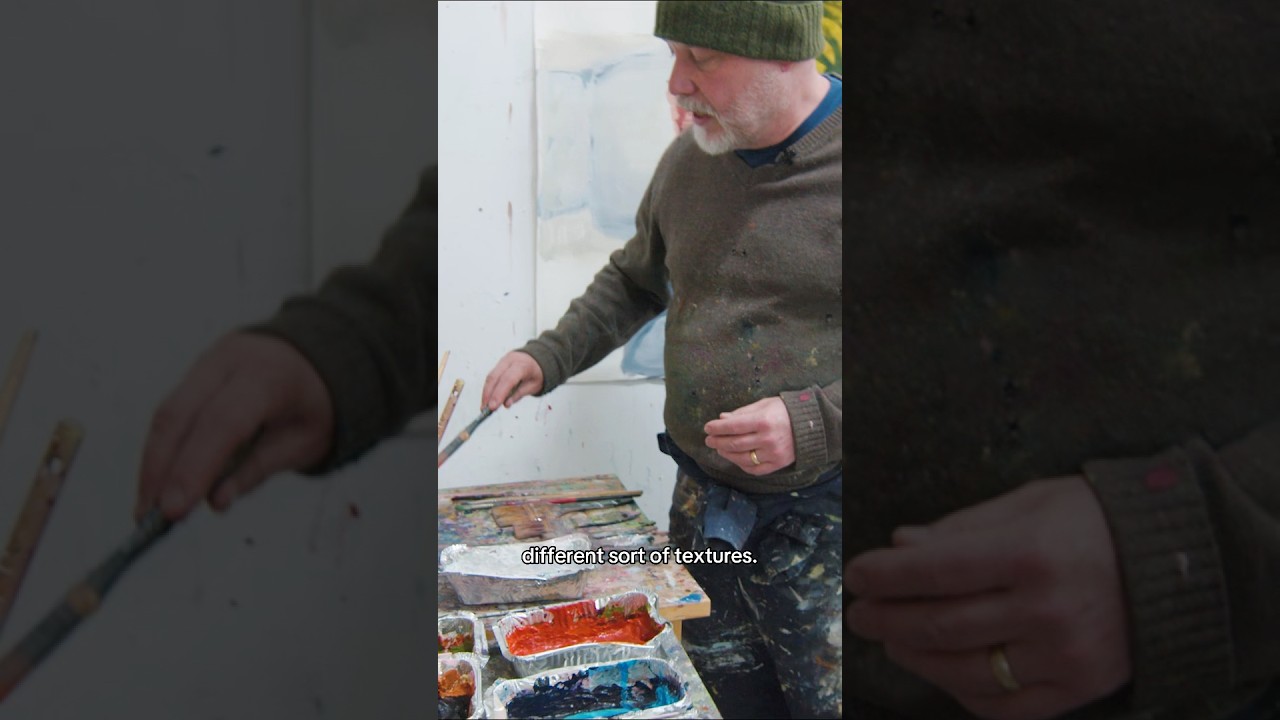 Некоторые из различных типов кистей, которые использует британский художник Генри Уорд в своей ра...