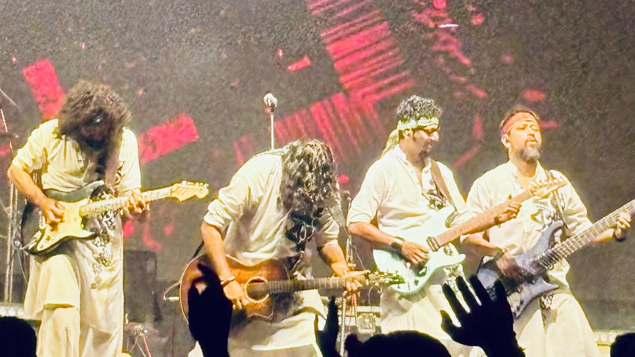 Bare Bare Aar Asha Hobe Na | FAKIRA | Live