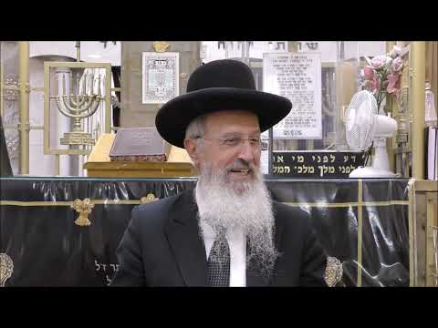 הגאון הרב  אברהם יוסף שליט"א תינוקות של בית רבן קוראין לאור הנר מפני שאימת רבן עליהם.סימן רעה סעיף ו