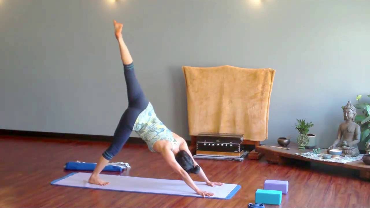 โยคะกับครูบิ๊ก รักสวย รักสุขภาพ กับโยคะ - วีดีโอ 1- ประมาณ 45 นาที การฝึกระดับกลางถึงสูง