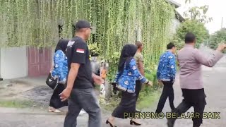 PULIUHAN TAHUN KELILING KAMPUNG,,PEMUDA LAMONGAN DIJEMPUT PAK PURNOMO UNTUK BEROBAT.IBU NANGIS HARU